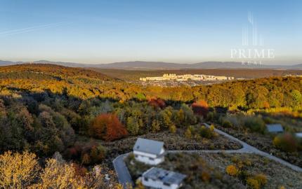 Lukratívne pozemky na predaj v atraktívnej lokalite Bankov – ideálne pre individuálnu rekreáciu a celoročné bývanie