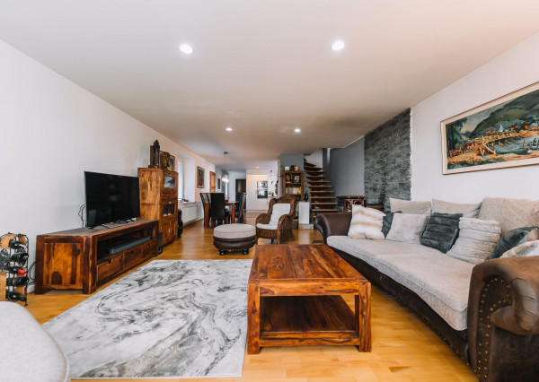 Na predaj 5 izb. Rodinný dom - Malá Vieska, Družstevná pri Hornáde