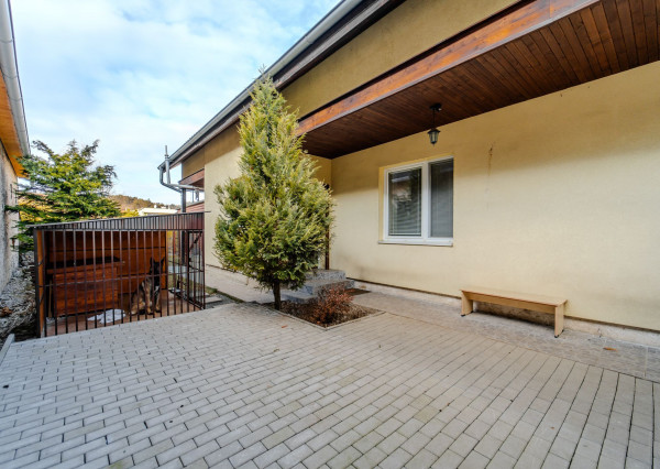 Na predaj 5 izb. Rodinný dom - Malá Vieska, Družstevná pri Hornáde