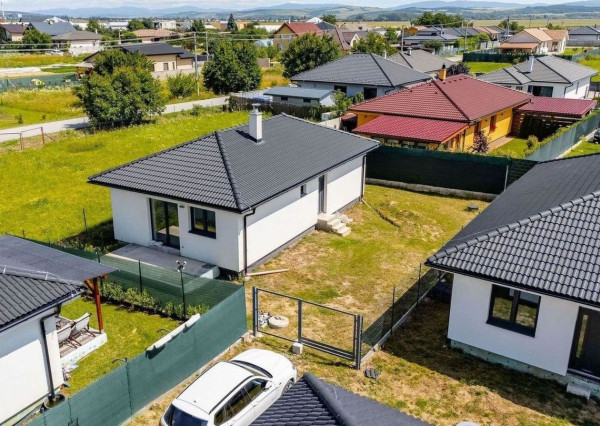 Na predaj novostvba BUNGALOVU - Geča