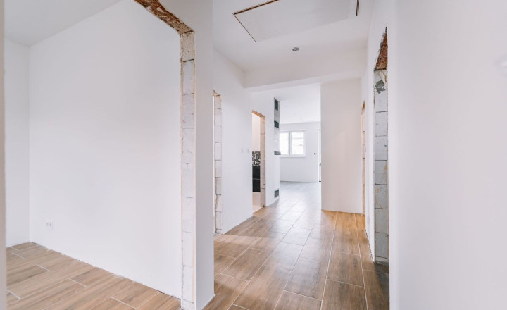 NA PREDAJ 3,5 izbová novostavba Rodinného domu v Geči- BUNGALOV - REZERVOVANÉ - fotografia 10