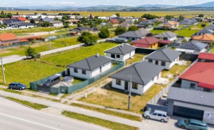 Na predaj novostvba BUNGALOVU - Geča - fotografia 1
