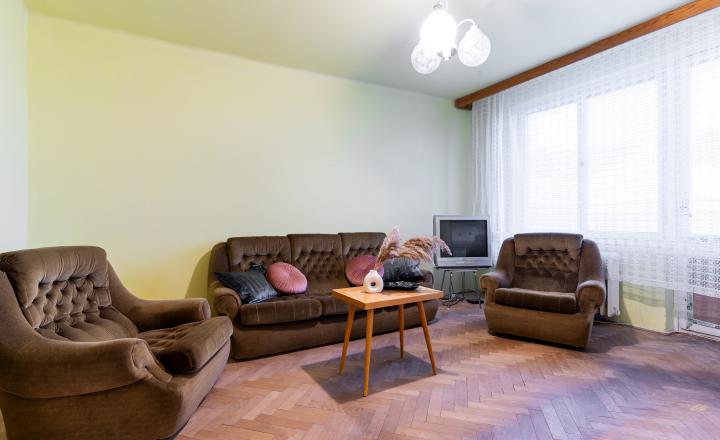 Na predaj 2-izbový byt s loggiou na Tolstého ulici – Košice, Sever - fotografia 3