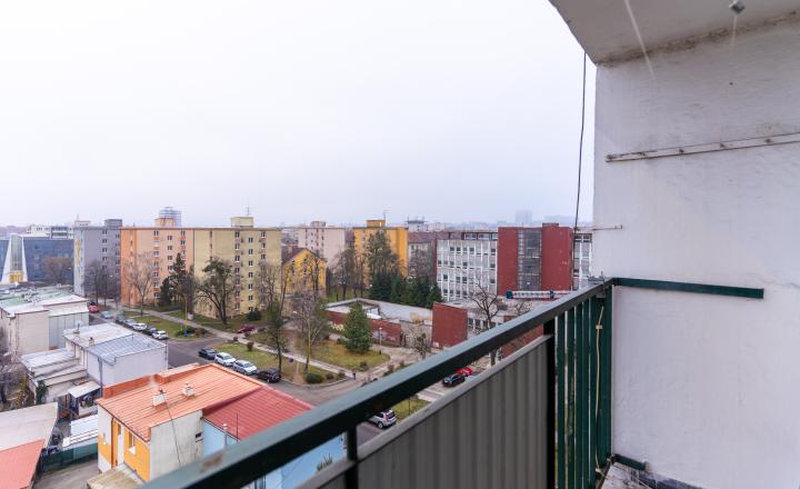 Na predaj 2-izbový byt s loggiou na Tolstého ulici – Košice, Sever - fotografia 9