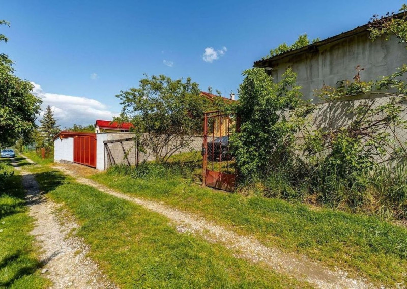 PREDANÝ záhradný pozemok vo Vyšnej Hutke, Košice - okolie