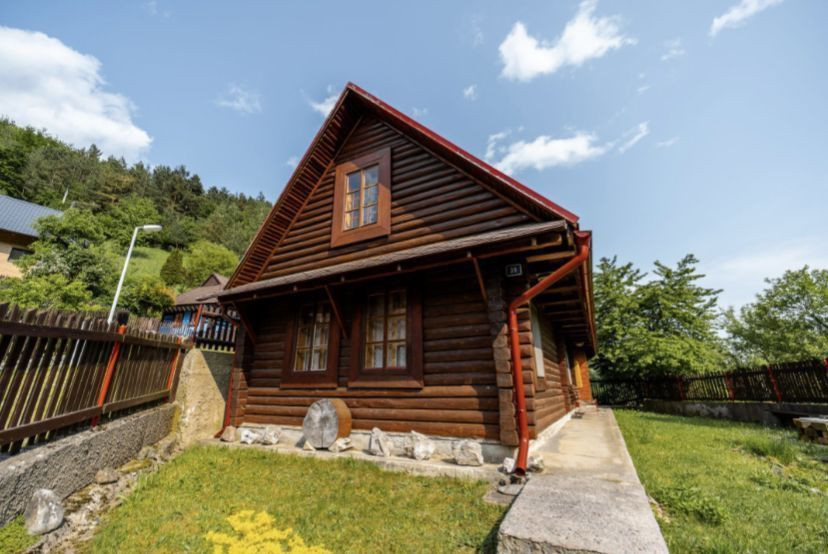 Na predaj zrubová chalupa - Hačava